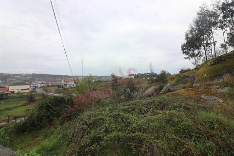 Moradia T4 para Restauro em Croca, Penafiel – Excelente Oportunidade de Investimento