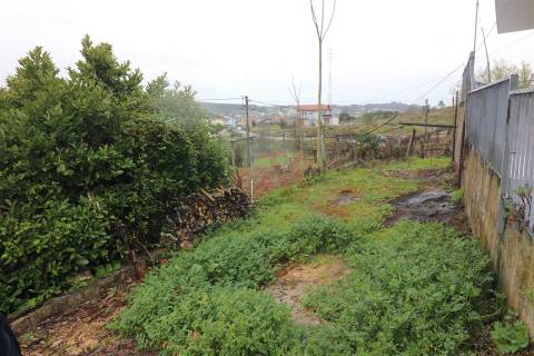 Moradia T4 para Restauro em Croca, Penafiel – Excelente Oportunidade de Investimento