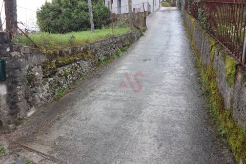 Moradia T4 para Restauro em Croca, Penafiel – Excelente Oportunidade de Investimento