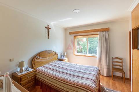 Moradia T3 de Gaveto em Brito, Guimarães