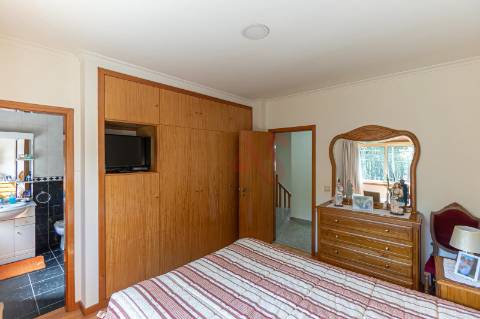 Moradia T3 de Gaveto em Brito, Guimarães