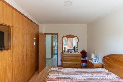 Moradia T3 de Gaveto em Brito, Guimarães