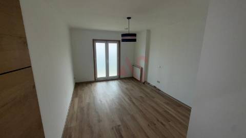 Moradia T3+2 com Piscina e Terreno de 2.760 m² em Idães, Felgueiras