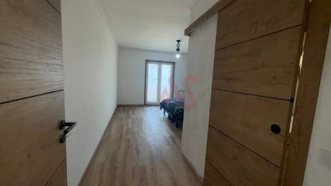 Moradia T3+2 com Piscina e Terreno de 2.760 m² em Idães, Felgueiras