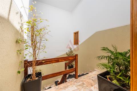 Andar Moradia T2 com vista mar e montanha a 800m da praia – Afife
