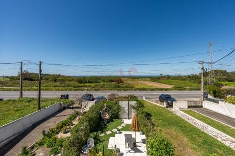 Andar Moradia T2 com vista mar e montanha a 800m da praia – Afife