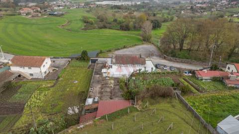 Restaurante + Moradia T3 + Terreno para Construção em Roriz, Santo Tirso