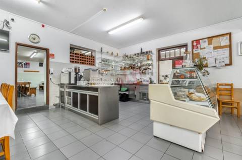 Restaurante + Moradia T3 + Terreno para Construção em Roriz, Santo Tirso