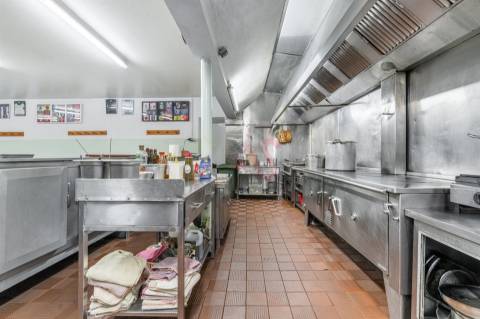 Restaurante + Moradia T3 + Terreno para Construção em Roriz, Santo Tirso