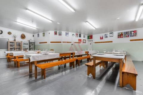 Restaurante + Moradia T3 + Terreno para Construção em Roriz, Santo Tirso