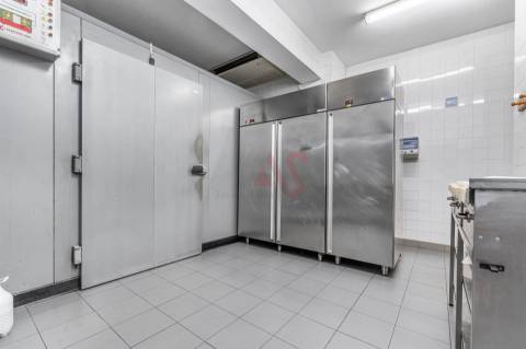 Restaurante + Moradia T3 + Terreno para Construção em Roriz, Santo Tirso