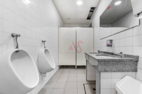 Restaurante + Moradia T3 + Terreno para Construção em Roriz, Santo Tirso