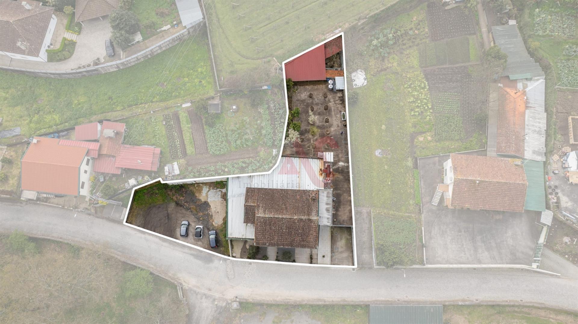 Restaurante + Moradia T3 + Terreno para Construção em Roriz, Santo Tirso