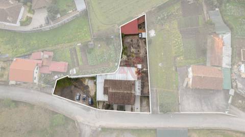 Restaurante + Moradia T3 + Terreno para Construção em Roriz, Santo Tirso