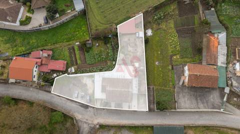 Restaurante + Moradia T3 + Terreno para Construção em Roriz, Santo Tirso