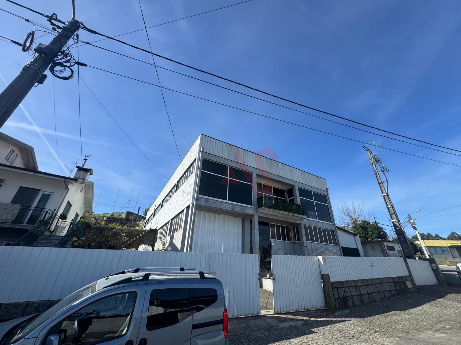 Pavilhão Industrial / Armazém em Raimonda, Paços de Ferreira