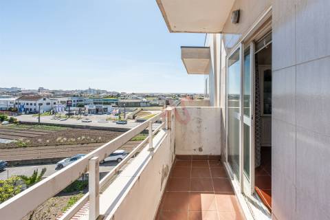 T1 em Aver-o-Mar a 10 min da praia | Último piso | Garagem | Potencial T2