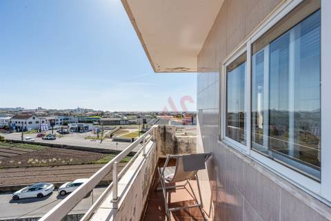 T1 em Aver-o-Mar a 10 min da praia | Último piso | Garagem | Potencial T2