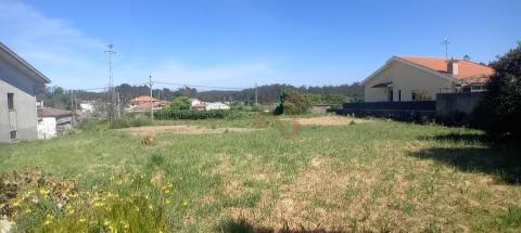 Terreno urbano com 745 m² em Macieira da Maia – Vila do Conde
