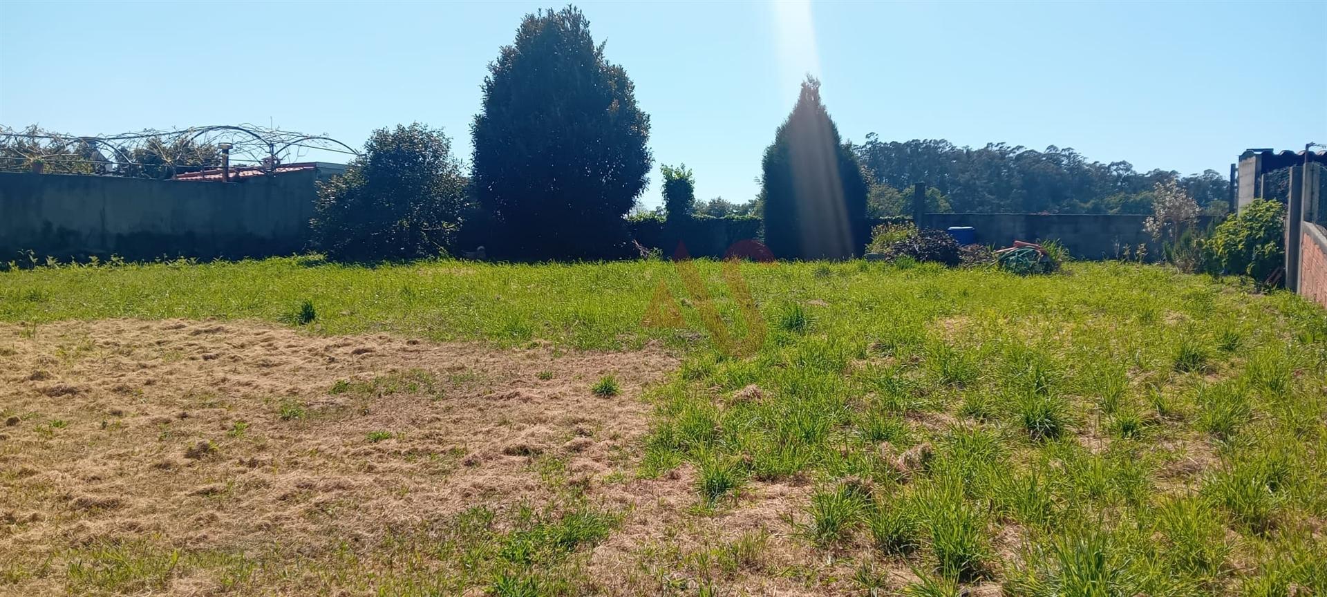 Terreno urbano com 745 m² em Macieira da Maia – Vila do Conde