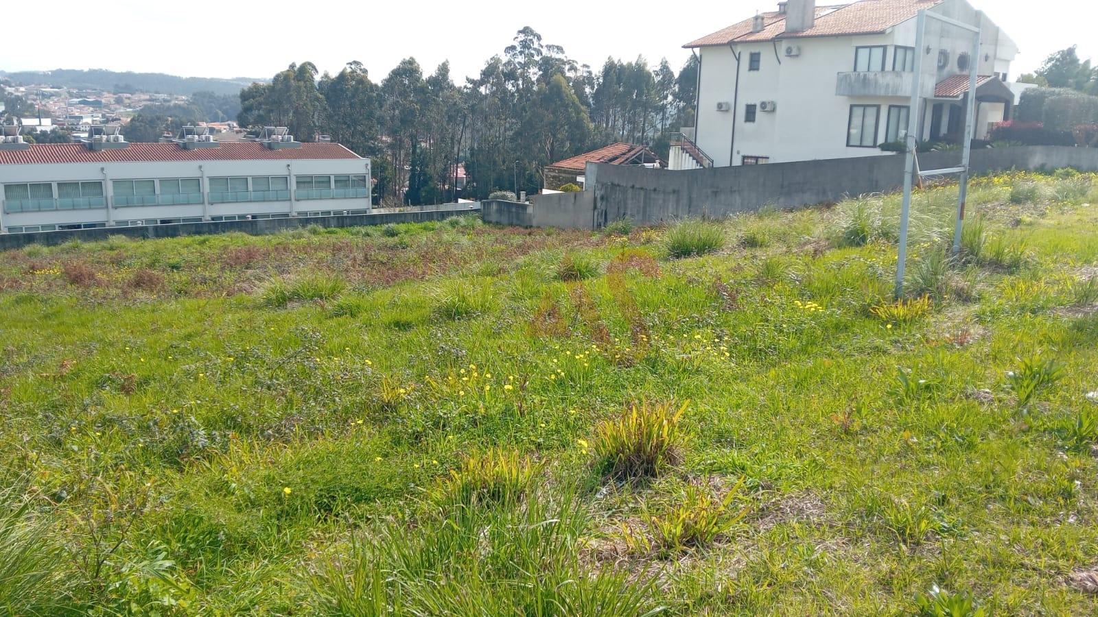 Terreno urbano com PIP aprovado e 2.583m² |Excelente oportunidade de investimento |Santa Maria Feira