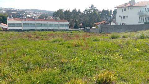 Terreno urbano com PIP aprovado e 2.583m² |Excelente oportunidade de investimento |Santa Maria Feira