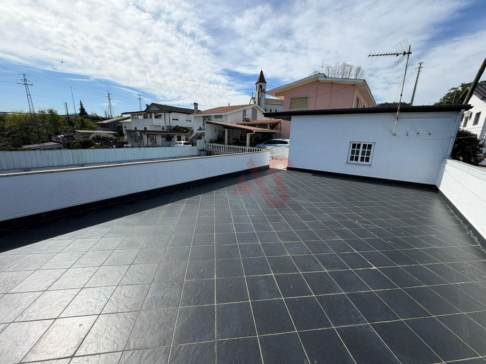 Moradia T5 com Piscina em Silvares, Guimarães