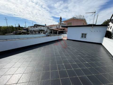 Moradia T5 com Piscina em Silvares, Guimarães