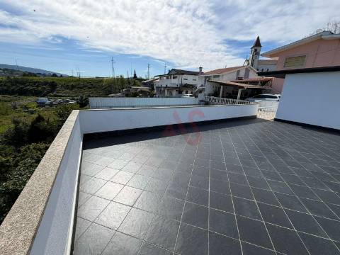 Moradia T5 com Piscina em Silvares, Guimarães