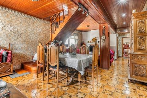 Moradia T5 com Piscina em Silvares, Guimarães