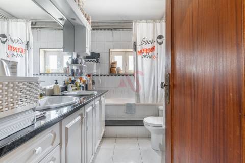 Moradia T5 com Piscina em Silvares, Guimarães