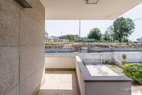 Moradia T5 com Piscina em Silvares, Guimarães
