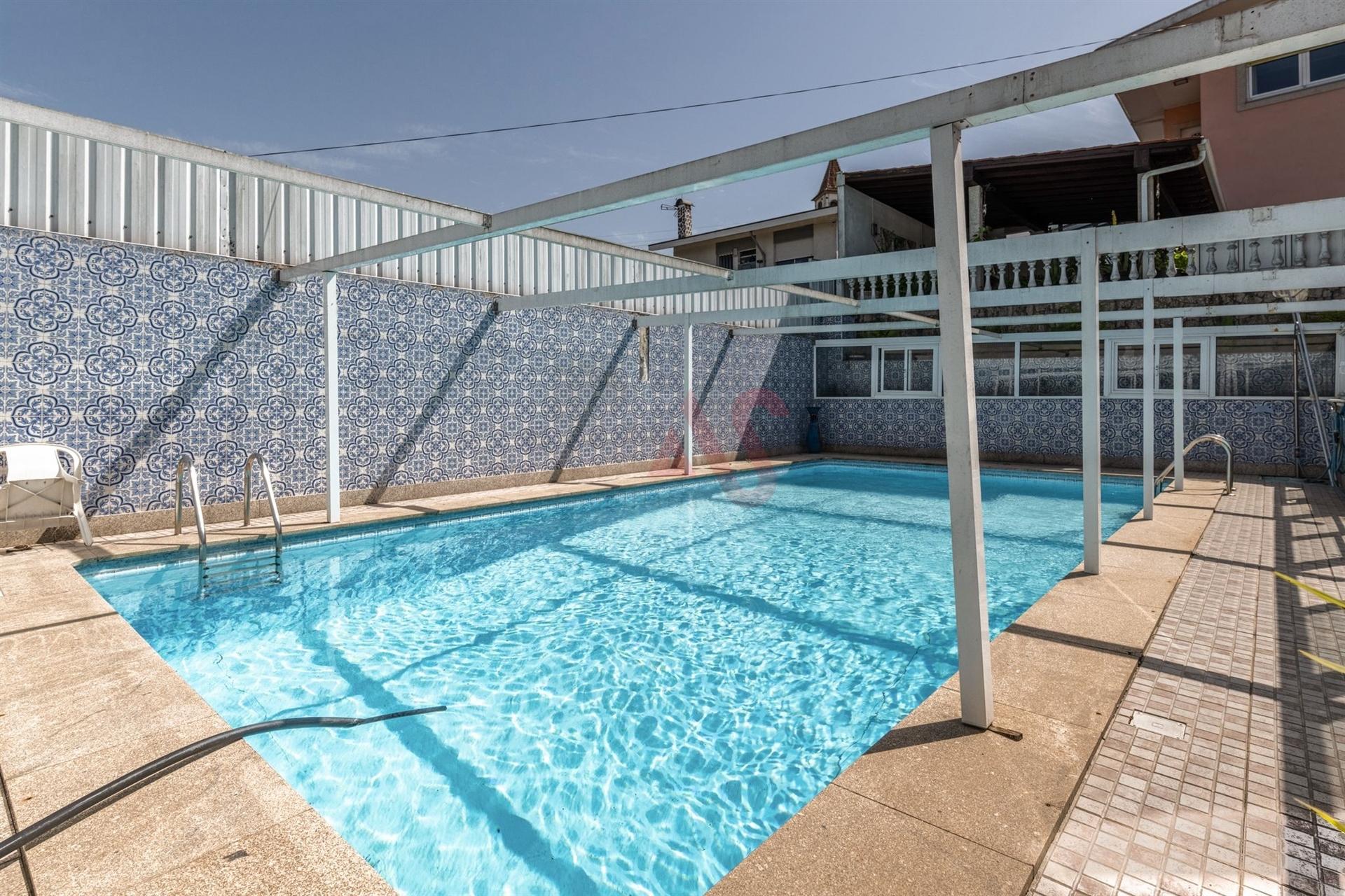 Moradia T5 com Piscina em Silvares, Guimarães