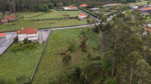 Terreno de 7153 m2 com Potencial de Construção em Monte Córdova – Santo Tirso
