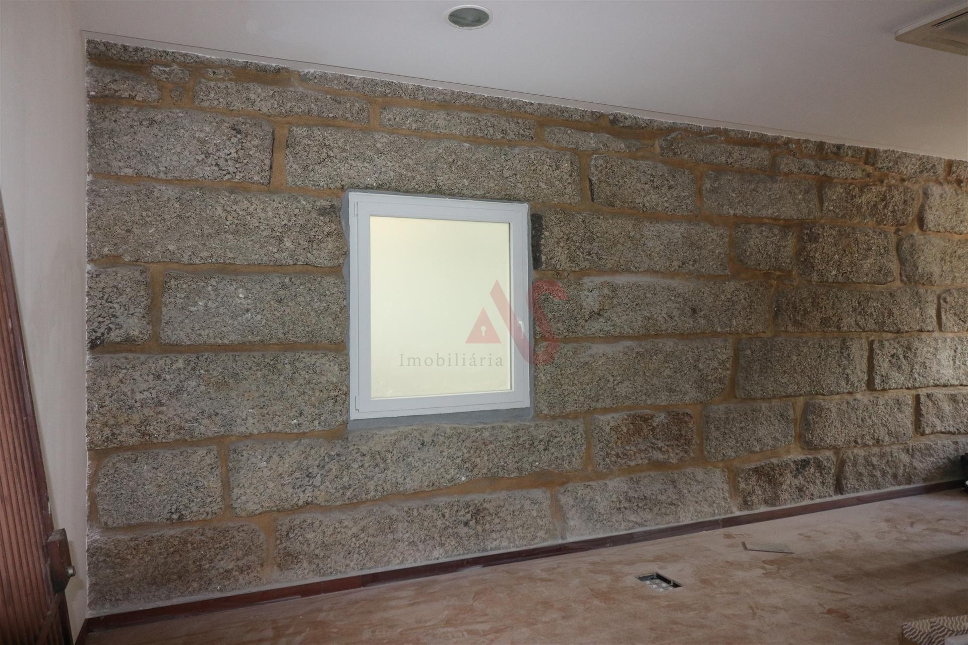 Loja para Arrendamento no Centro de Vizela – 50 m² | 850€/mês