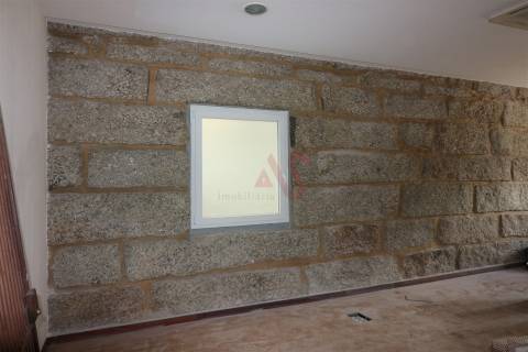 Loja para Arrendamento no Centro de Vizela – 50 m² | 850€/mês