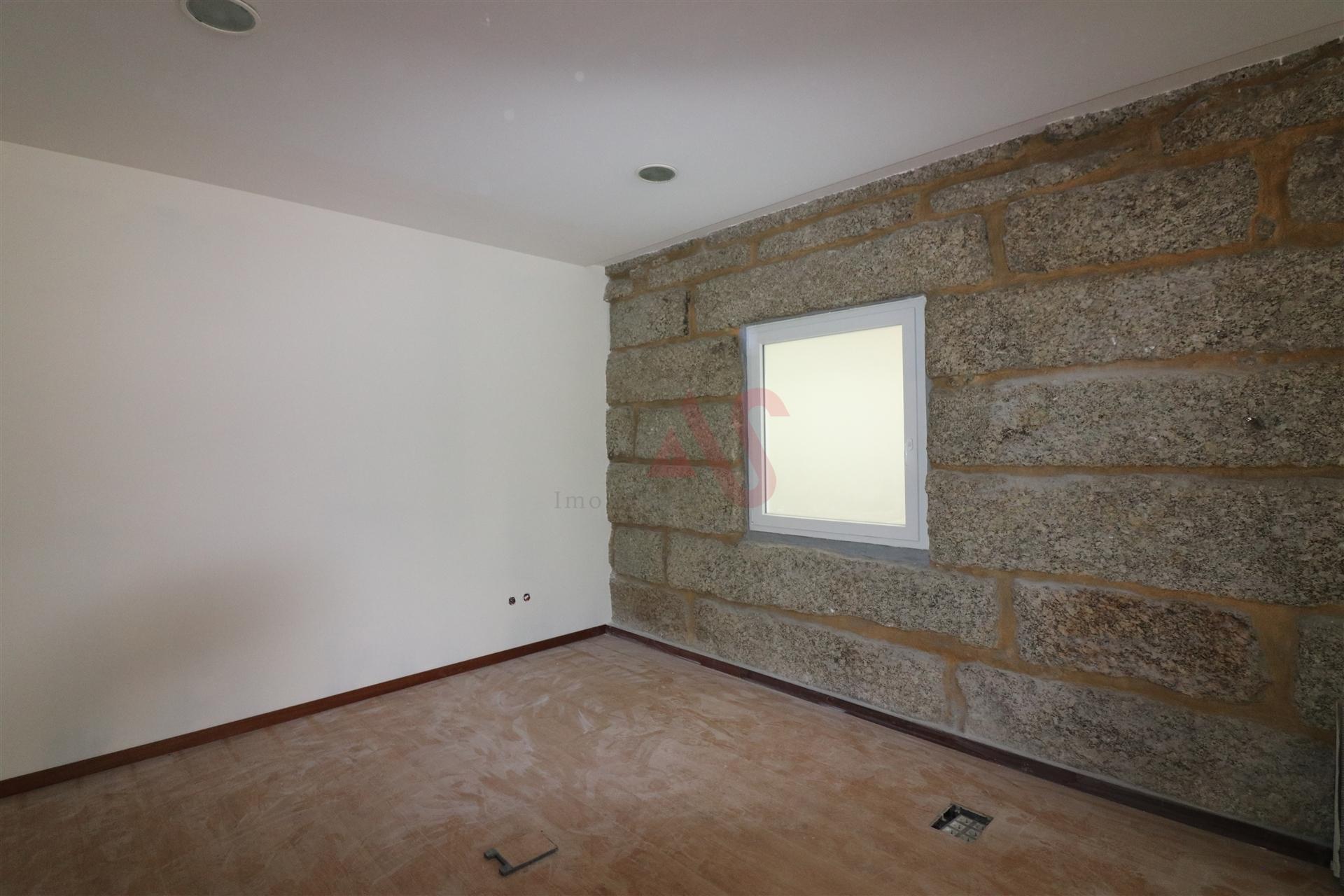 Loja para Arrendamento no Centro de Vizela – 50 m² | 850€/mês