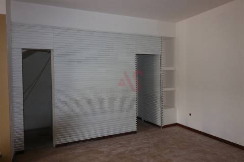 Loja para Arrendamento no Centro de Vizela – 50 m² | 850€/mês