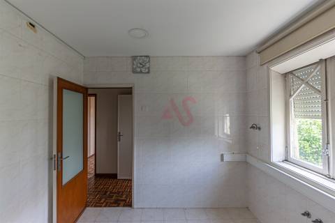 Moradia T8 no Centro de Guimarães – Oportunidade para Investimento e Reabilitação