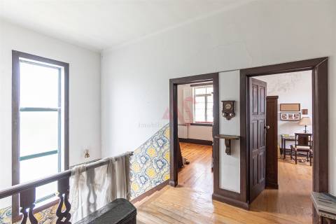 Moradia T4 no Centro de Guimarães – Excelente Oportunidade de Investimento e Reabilitação