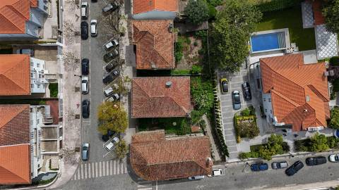 Moradia T4 no Centro de Guimarães – Excelente Oportunidade de Investimento e Reabilitação