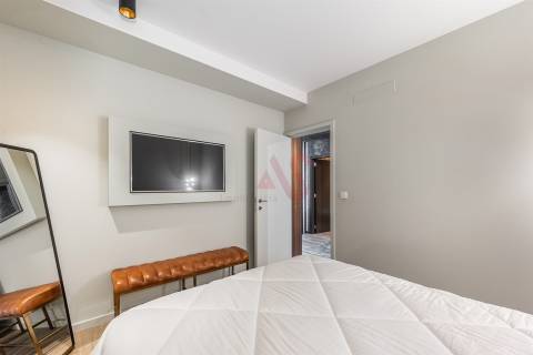 Apartamento T4 na 1ª Linha de Mar – Centro da Póvoa de Varzim com uma Vista Deslumbrante