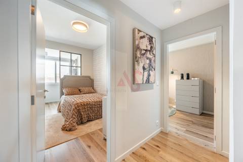 Apartamento T4 na 1ª Linha de Mar – Centro da Póvoa de Varzim com uma Vista Deslumbrante