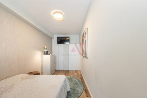 Apartamento T4 na 1ª Linha de Mar – Centro da Póvoa de Varzim com uma Vista Deslumbrante