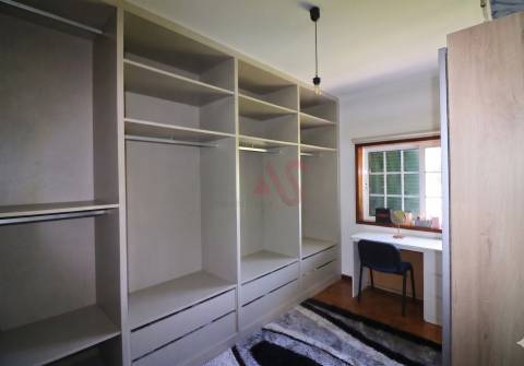 Moradia T8+1 em Serzedelo, Guimarães