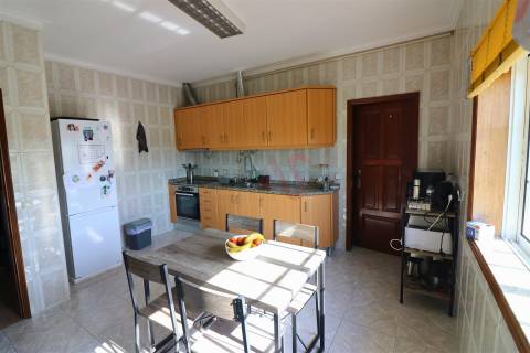 Moradia T8+1 em Serzedelo, Guimarães