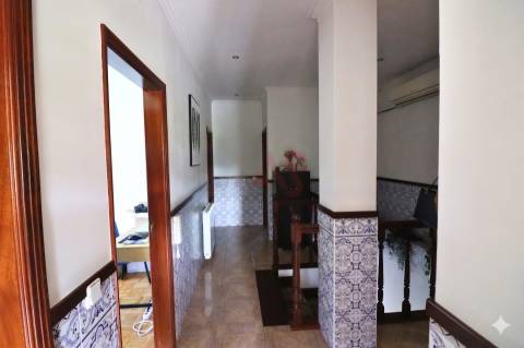 Moradia T8+1 em Serzedelo, Guimarães