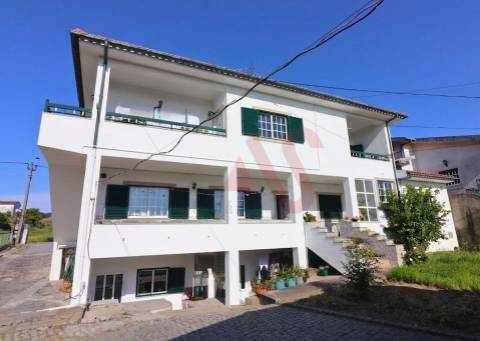 Moradia T8+1 em Serzedelo, Guimarães