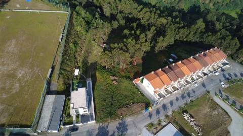 Terreno para construção com 2.525,39 m2, em Barrosas (Santo Estêvão), Lousada