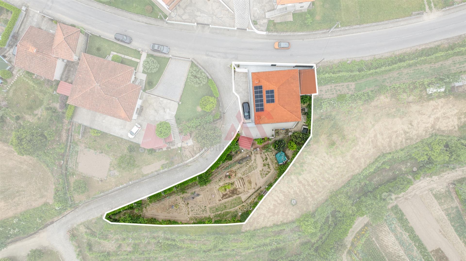 Moradia T3+3 com Duas Habitações Independentes – Excelente Oportunidade de Investimento em Vizela